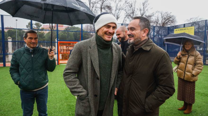 El Alcalde de Móstoles visita el Court Cruyff junto a Iker Casillas (3)