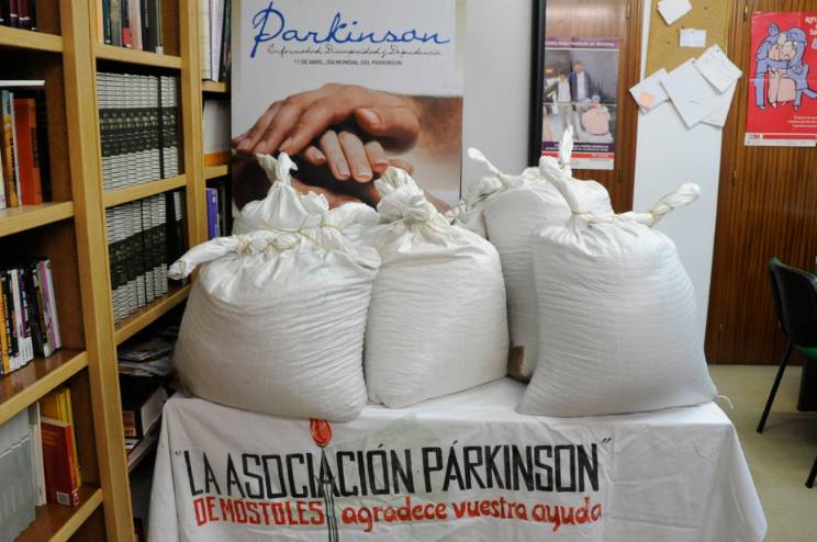 Asoc Parkinson dona legumbres 2