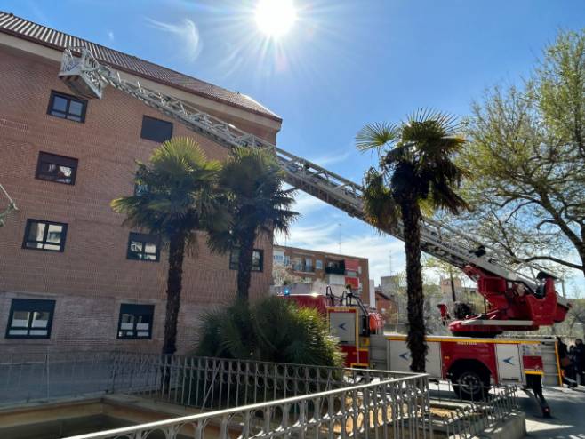 El Ayuntamiento de Móstoles recrea un simulacro de incendio (4)