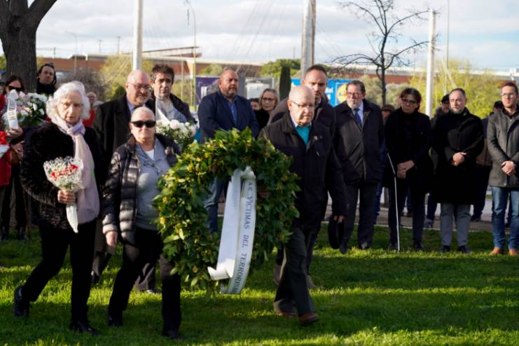 Móstoles rinde homenaje a las víctimas del 11-M en el 20 aniversario de los atentados terroristas (5)