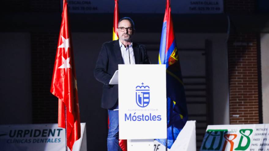El Alcalde de Móstoles participa en la Gala del Ciudad de Móstoles Fútbol Sala (1)