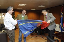 Entrega bandera espedición al Chimborazo 2