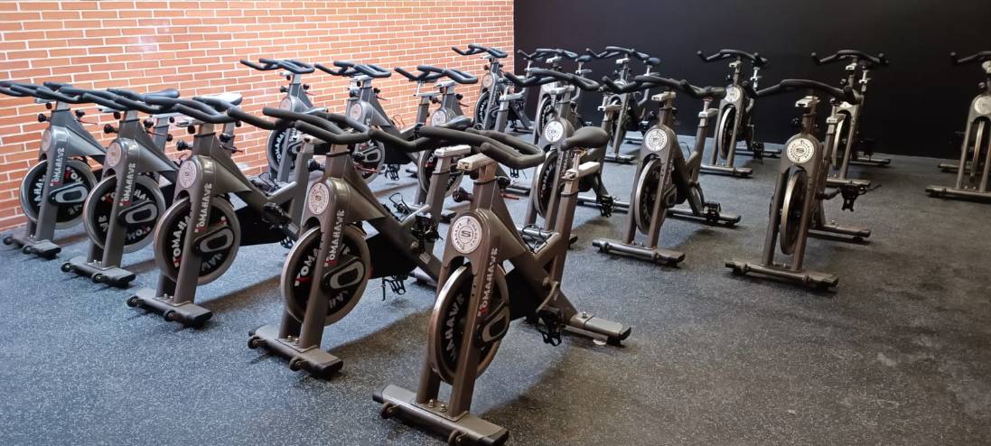 Nuevas actividades llegan al polideportivo de Villafontana indoor bike