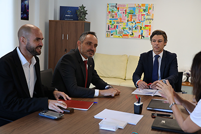 destacada El alcalde se reúne con el director general de Deportes de la Comunidad de Madrid (1) copia