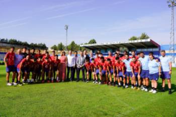 El Alcalde visita al CD Móstoles URJC de cara a la nueva temporada (1)