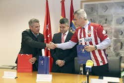 Firma convenio Atletico de Madrid 7