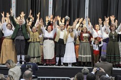 Representación del 2 DE MAYO 28