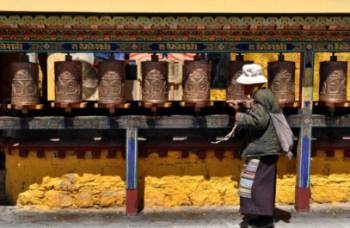 8 Molinos para rezar, foto kurt exposición C. Norte