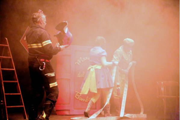 teatro dos pillos un bombero 2