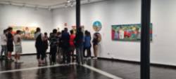 Visita de alumnos a la exposición Desde el columpio 1