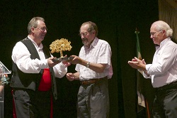 Francisco Masa recibe el Premio Encina de Oro 2017