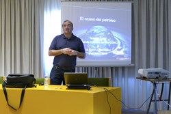 Conferencia El Ocaso del Petroleo 1