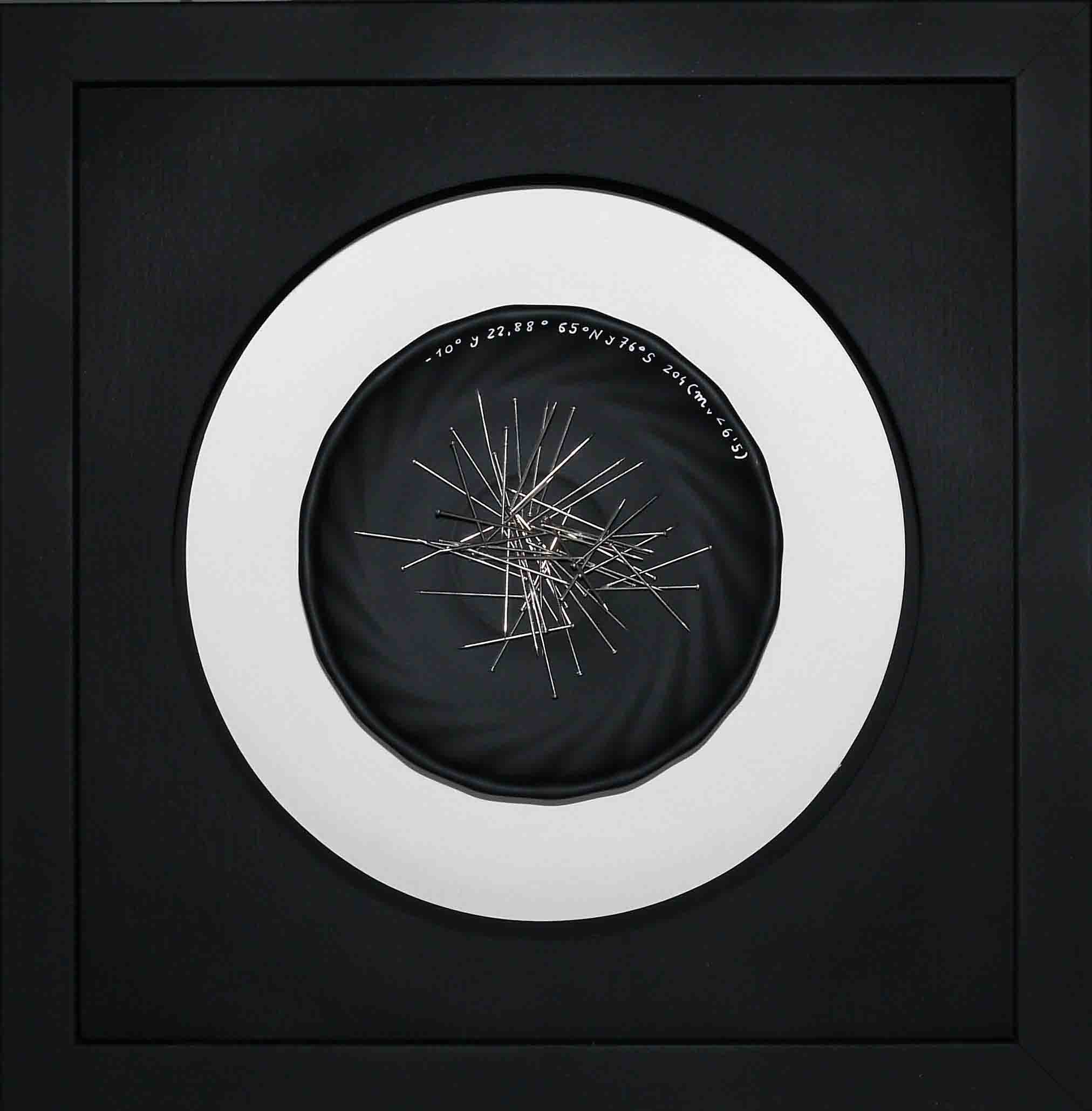 FOTO 2_EXPO VILLA_ALFILERES Y PIPAS_ SALA 1