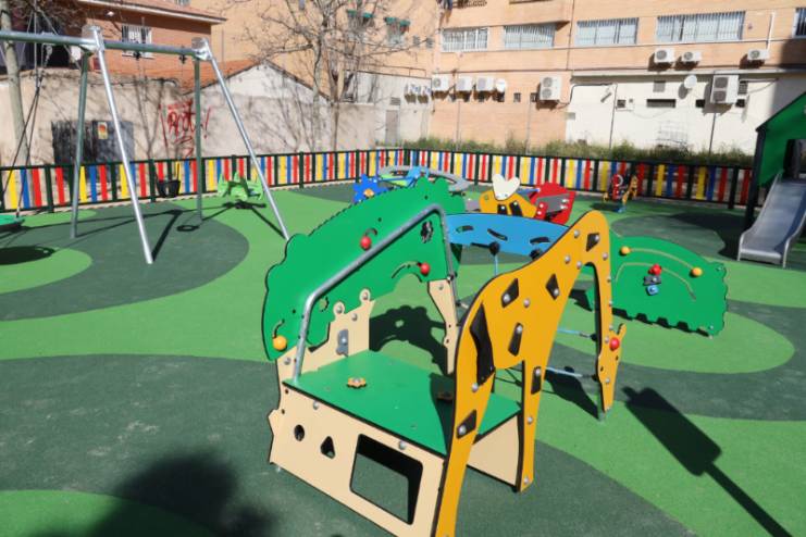 Inauguramos una nueva área infantil totalmente inclusiva en el Parque Cataluña (9)