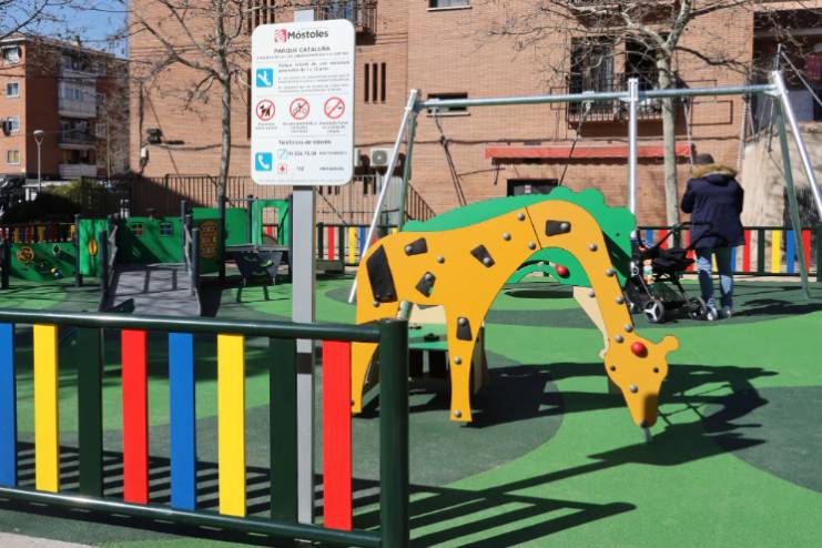 Inauguramos una nueva área infantil totalmente inclusiva en el Parque Cataluña (1)