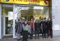 La Alcaldesa de Móstoles visita los diferentes comercios del barrio de los Rosales de la Junta de Distrito Nº 2