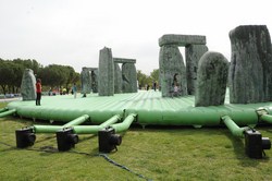 APERTURA HINCHABLE stonehenge 4