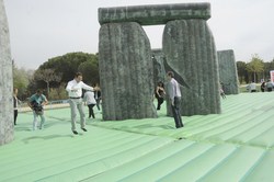 APERTURA HINCHABLE stonehenge 7