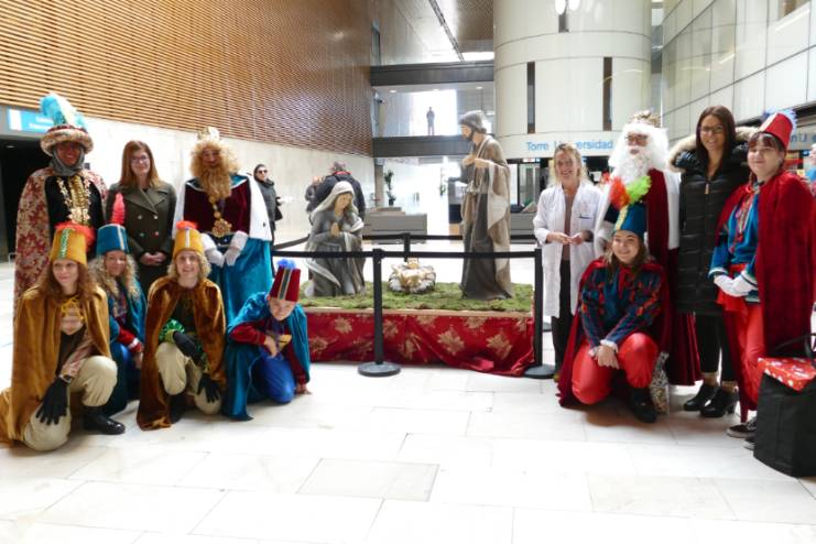 Visita de los Reyes Magos a los hospitales de Móstoles 6