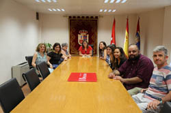 noticia Recepcion alumnas Velazquez