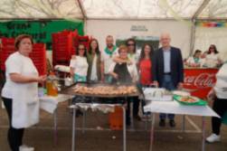 La peña Las Cumbres sirvió su aperitivo de panceta con sangría (1)