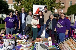 Mercadillo solidario AMDEM 1