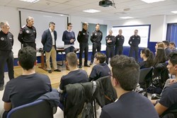 ntrega diplomas curso Policia Municipal a estudiantes 1