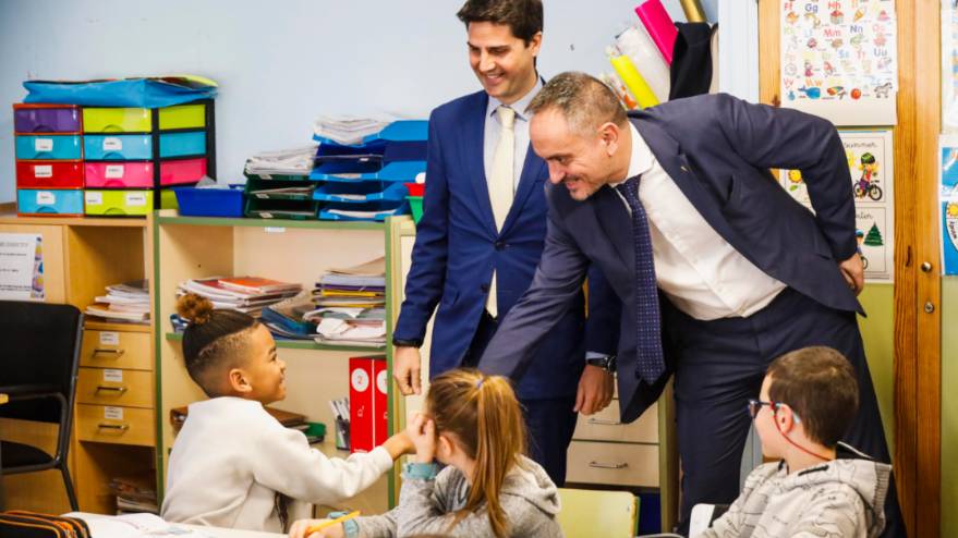 El Alcalde de Móstoles y el Consejero de Educación visitan el CEIP Andrés Torrejón (2)