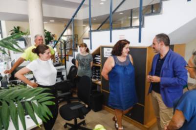 El Alcalde visita el área de Contratación y la Junta de Distrito 2 (3)