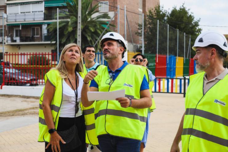 El alcalde visita obras de mantenimiento y conservación en colegios (6)