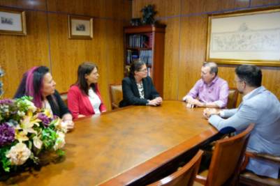 La Alcaldesa visita la empresa Albarri (1)