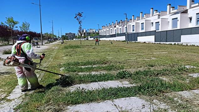 Destacada campaña de siega y desbroce en las zonas verdes del municipio