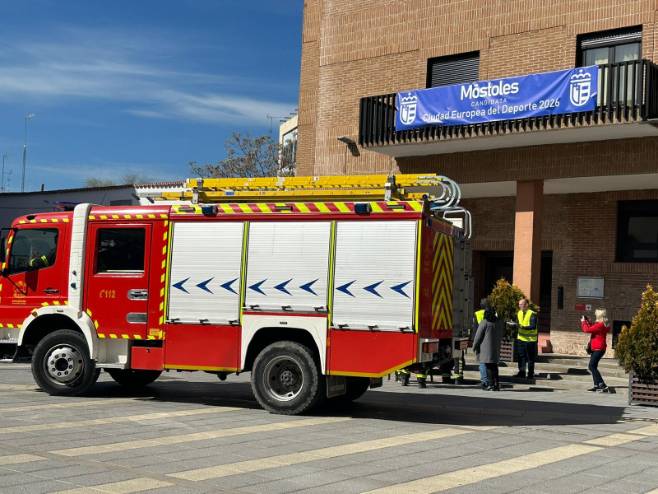 El Ayuntamiento de Móstoles recrea un simulacro de incendio (3)