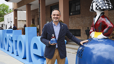 destacada Figura de Meninas Goyescas copia