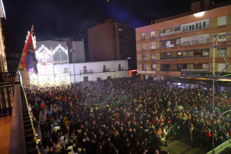 Miles de mostoleños despiden el año en las tradicionales preuvas (3)