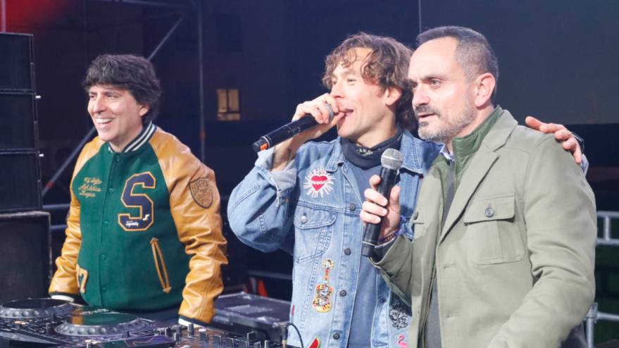 Miles de mostoleños despiden el año en las tradicionales preuvas (5)