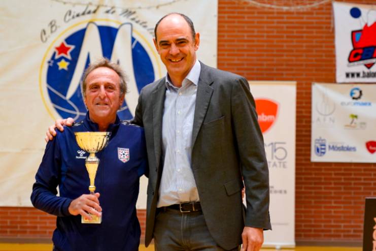 Móstoles celebró el XLVIII Campeonato Nacional de Balonmano Veteranos (5)