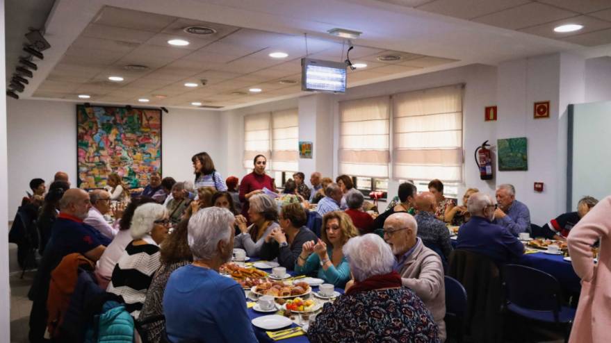 Móstoles homenajea a los colaboradores de los centros municipales de mayores (1)