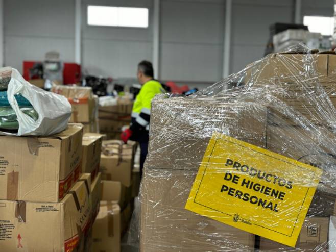 Móstoles recoge más de 150 palés de ropa y enseres para los afectados por la DANA (1)