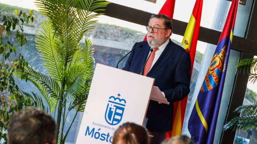 Móstoles rinde homenaje a trabajadores municipales jubilados y que han cumplido 25 años de servicio (1)