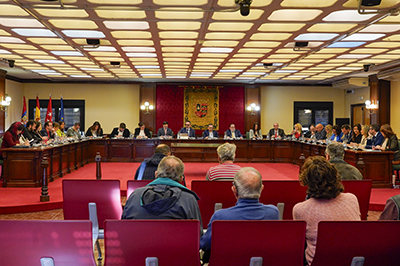 El pleno del Ayuntamiento de Móstoles aprueba la creación de una Oficina de Atención al Inmigrante