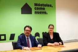 La Alcaldesa de Móstoles firma el nuevo contrato de limpieza y recogida de residuos