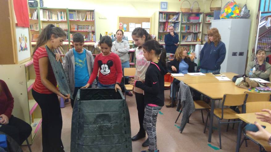 Proyecto educativo de compostaje escolar en Móstoles