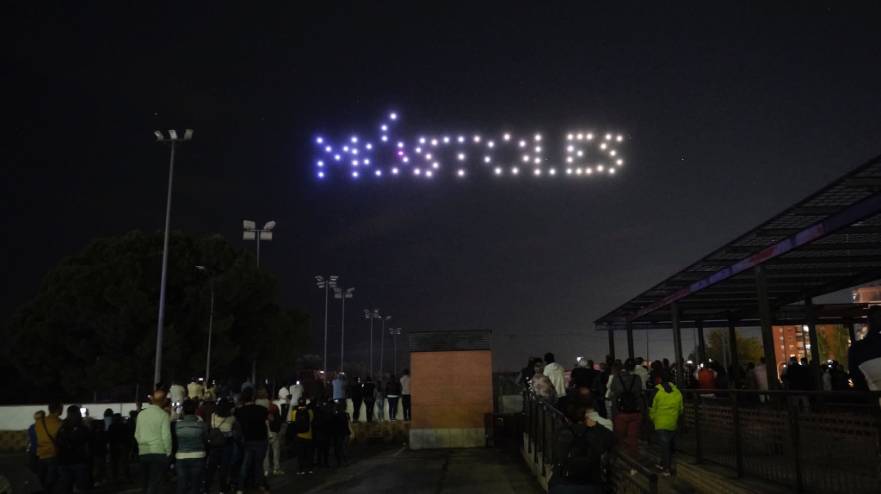 60 drones iluminaron la noche de Móstoles (3)