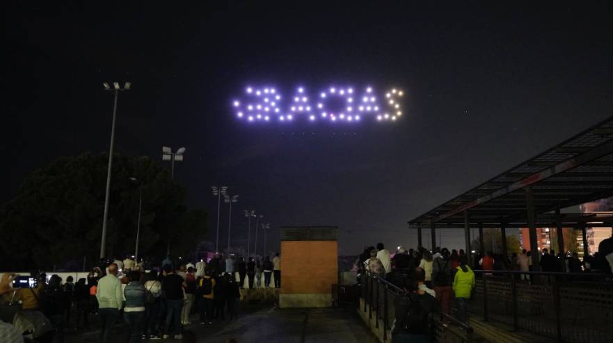 60 drones iluminaron la noche de Móstoles (4)