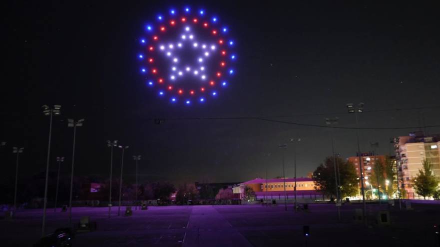 60 drones iluminaron la noche de Móstoles (2)