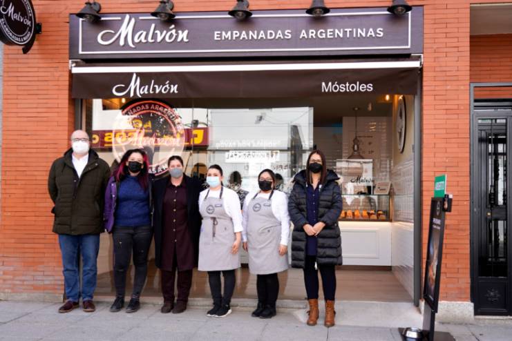Visita al comercio Malvón especializado en la elaboración de empanadas argentinas (1)