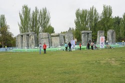 APERTURA HINCHABLE stonehenge 1