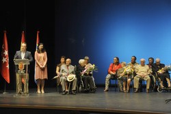 HOMENAJE MAYORES CENTENARIOS 12