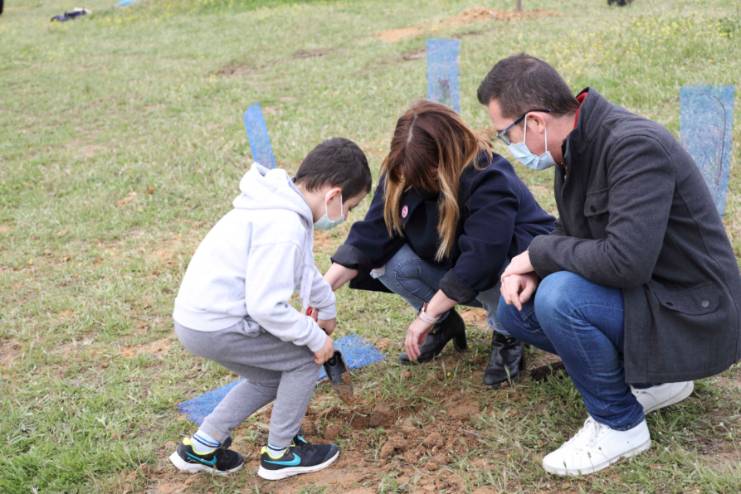 31 marzo 2022 - Plantacion árboles CEIP Príncipe de Asturias (5)